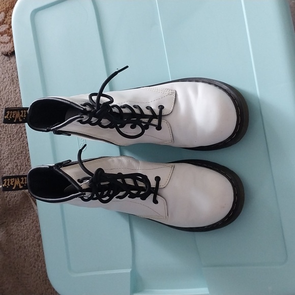 Dr. Martens Shoes - Dr. martens style 1460y